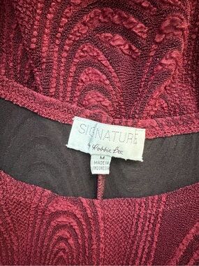 Signature by Robbie Bee Burgundy Textured Chemise
